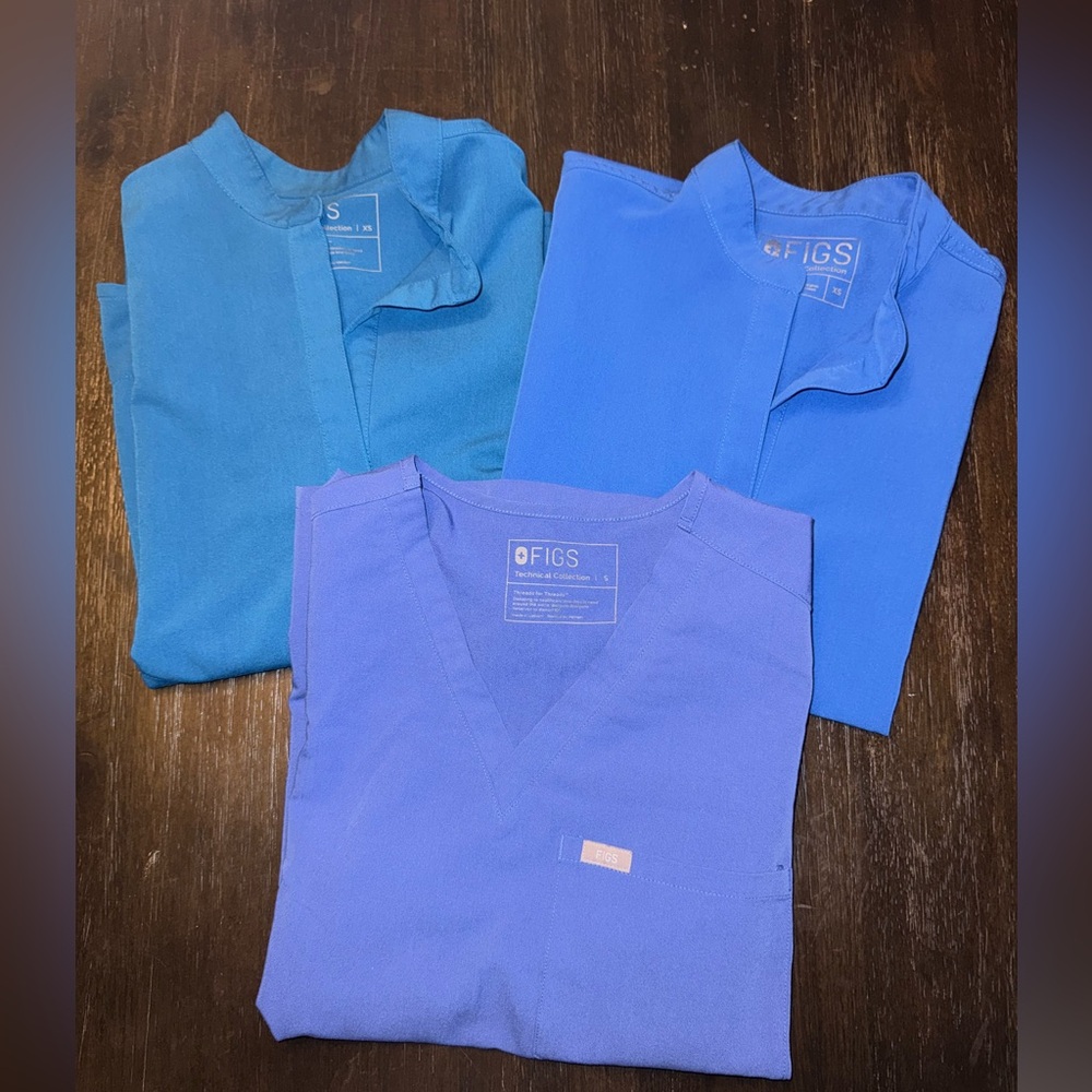 3 figs scrub tops